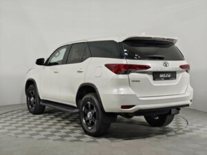 Toyota Fortuner 2020 2.7 MT (166 л.с.) 4WD Стандарт c пробегом - фото 3