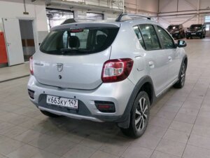 Renault Sandero 2015 Stepway 1.6 MT (102 л.с.)  c пробегом - фото 3