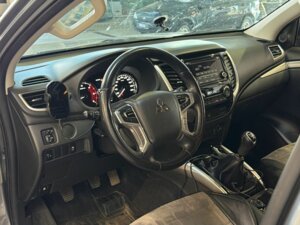 Mitsubishi Pajero Sport 2018 2.4d MT (181 л.с.) 4WD Invite c пробегом - фото 5