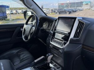 Toyota Land Cruiser 2019 4.5d AT (249 л.с.) 4WD Люкс Safety (5 мест) c пробегом - фото 3