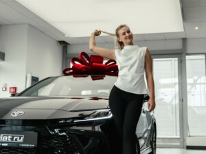 Новый Toyota Camry 2025 2.0hyb CVT (197 л.с.) Sport PLUS  - фото 1