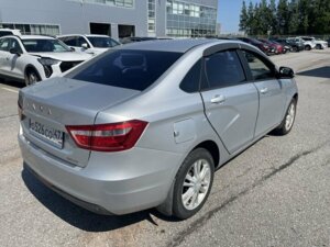 Lada (ВАЗ) Vesta 2017 1.6 AMT (106 л.с.) Luxe Multimedia (2016-2018) c пробегом - фото 3