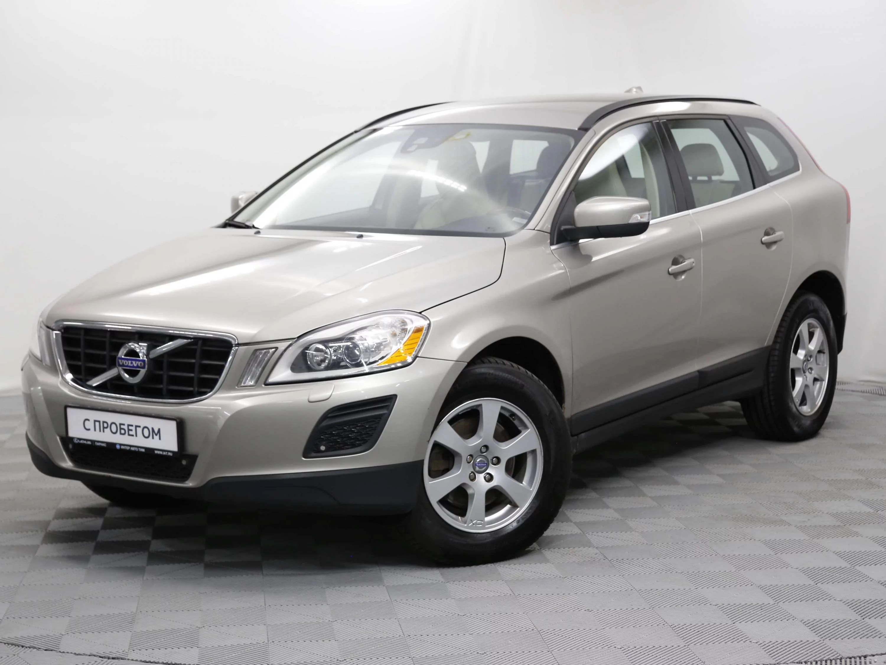 Volvo XC60 2.4d AT (163 л.с.) 4WD, 2012, I поколение, Бежевый (продано) –  заказ №112971