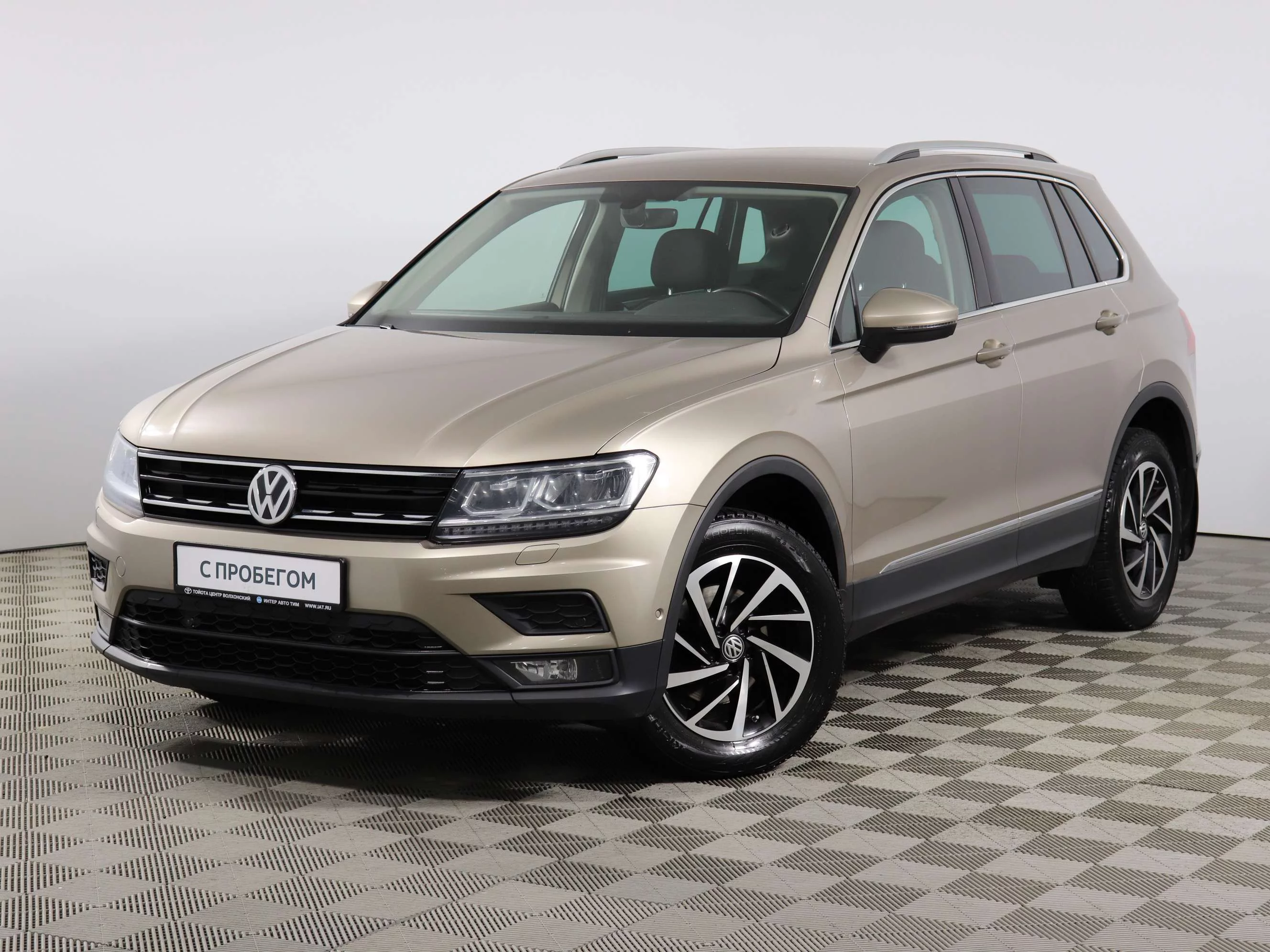 Volkswagen Tiguan 2.0d AMT (150 л.с.) 4WD, 2018, II поколение, Бежевый  (продано) – заказ №114097