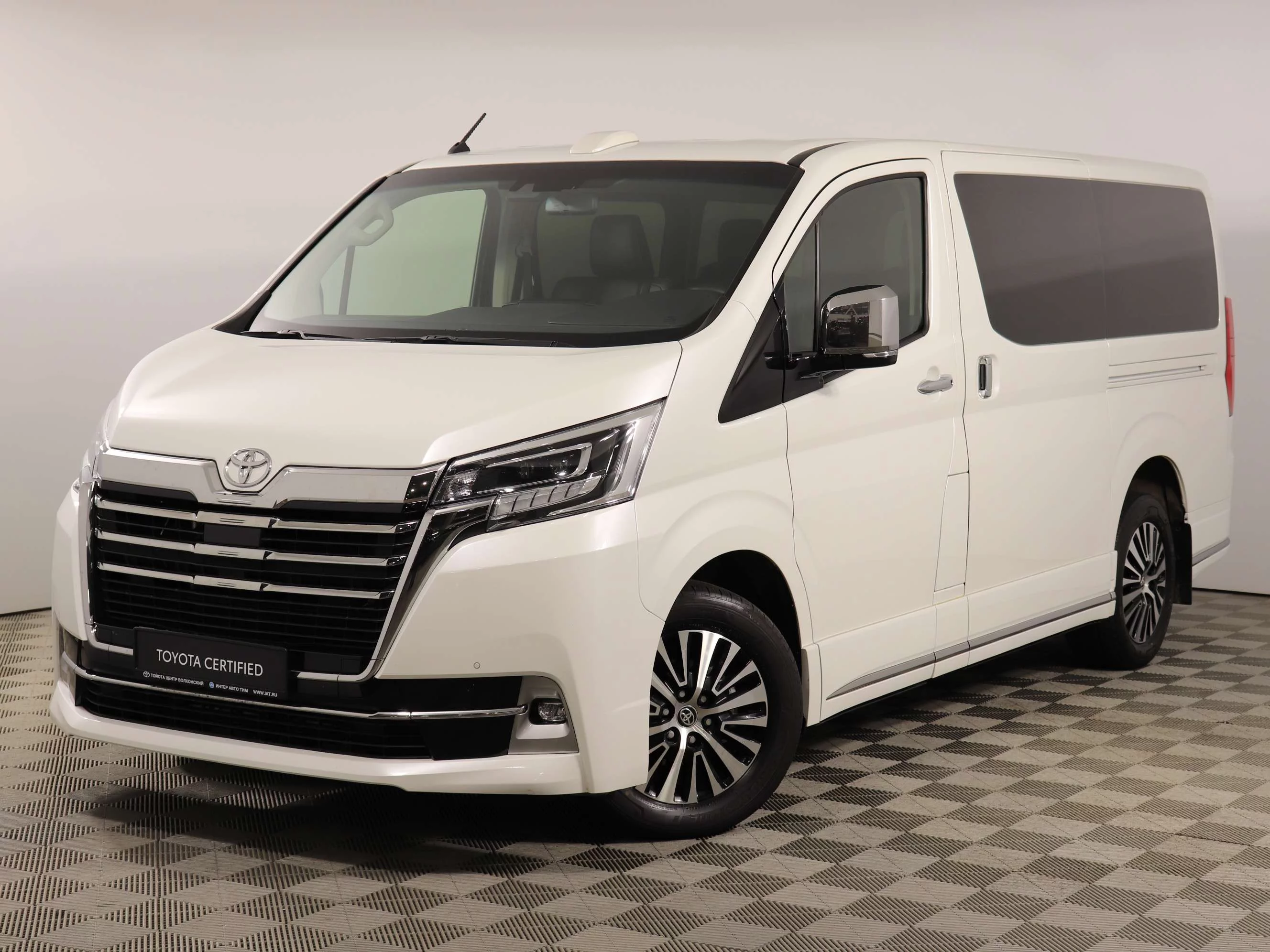 Toyota HiAce 2.8d AT (150 л.с.), 2021, H300 поколение, Белый (продано) –  заказ №115453