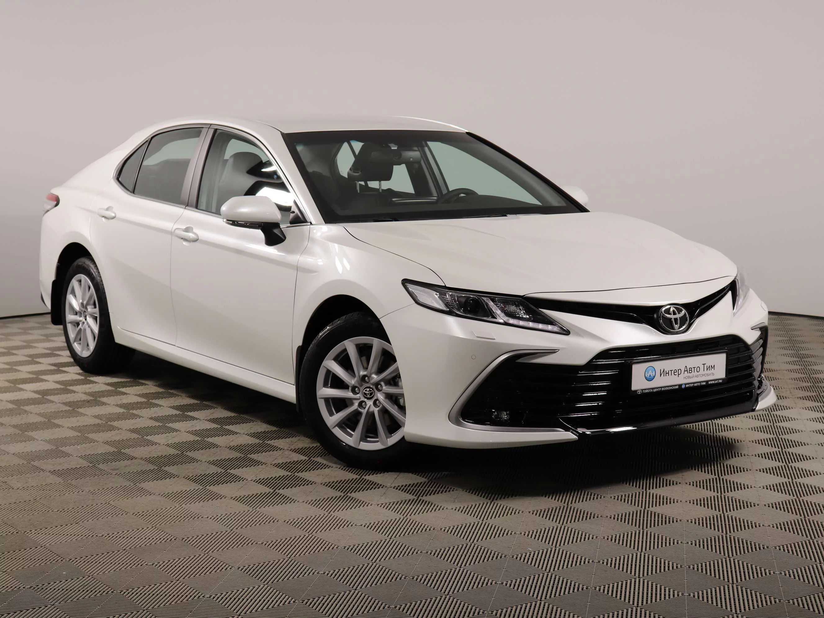 Toyota Camry 2.5 AT (200 л.с.), VIII поколение (XV70) Рестайлинг, Белый  (продано) – заказ №119156