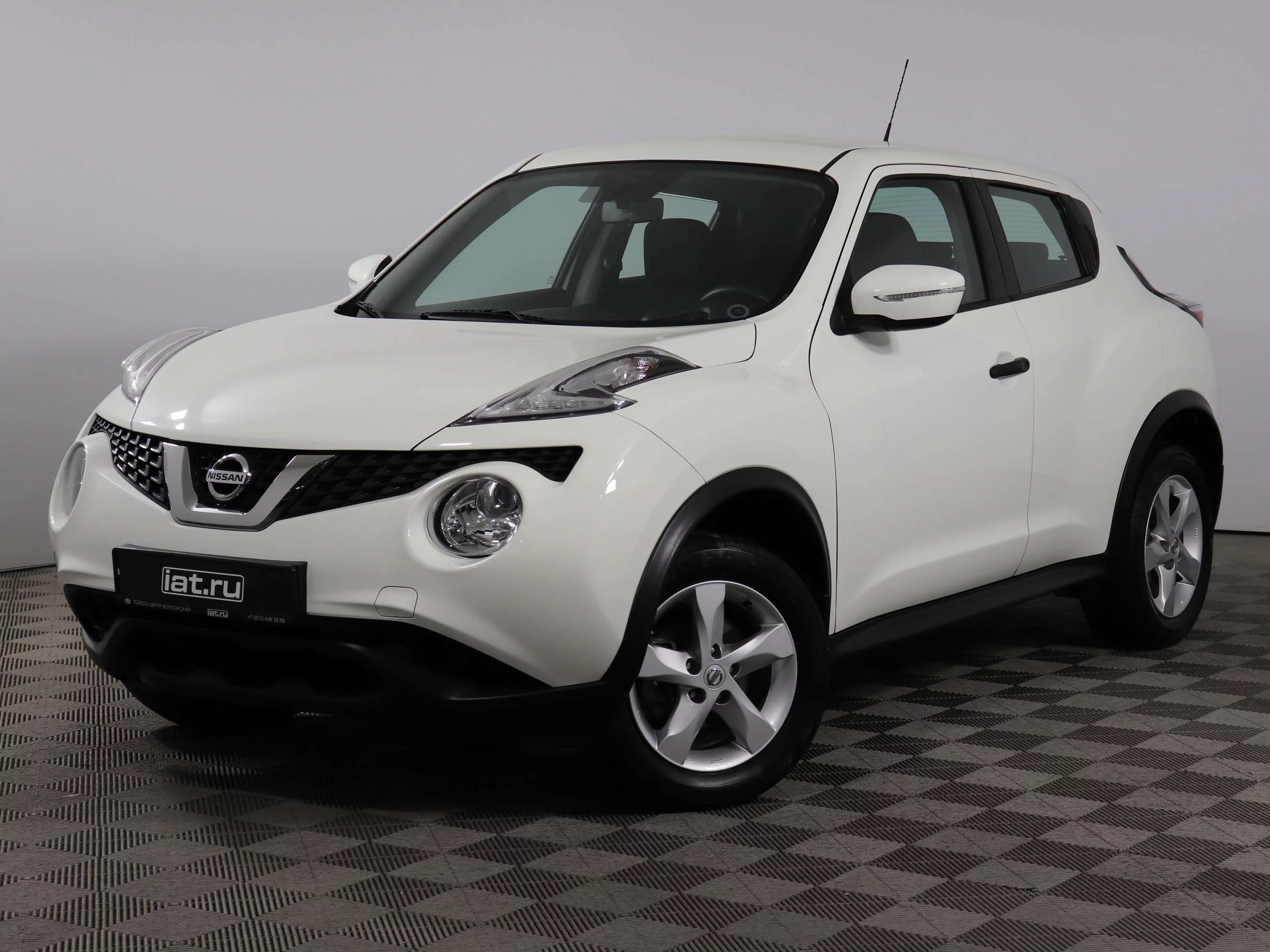 Nissan Juke 1.6 MT (94 л.с.), 2014, I поколение Рестайлинг, Белый (продано)  – заказ №123553