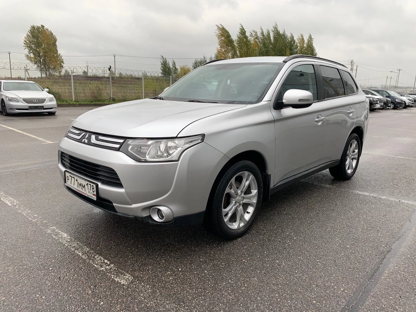 Mitsubishi Outlander 2.4 CVT (167 л.с.) 4WD, 2013, III поколение,  Серебристый (продано) – заказ №124600