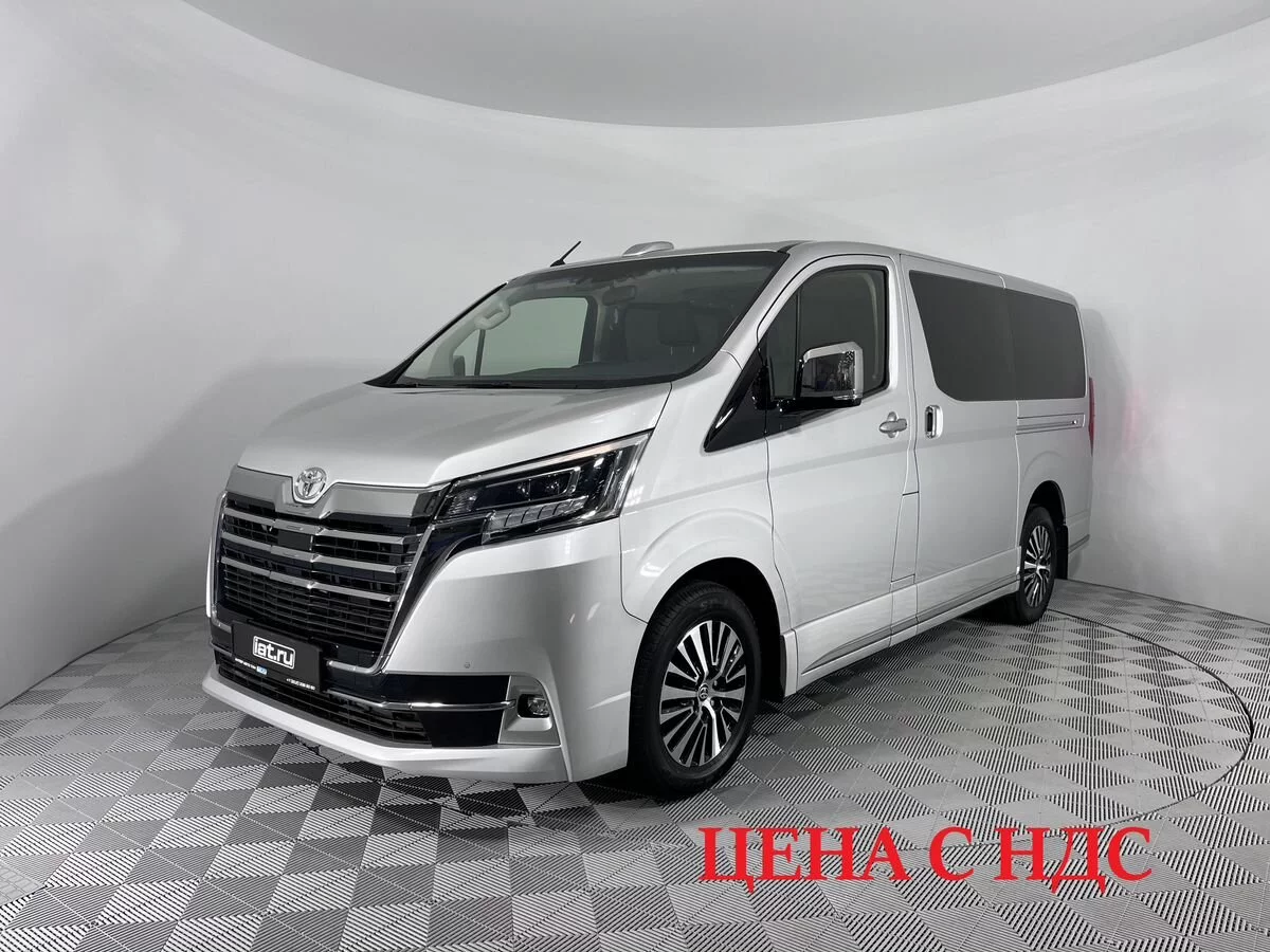 9 seater 2024 toyota hiace