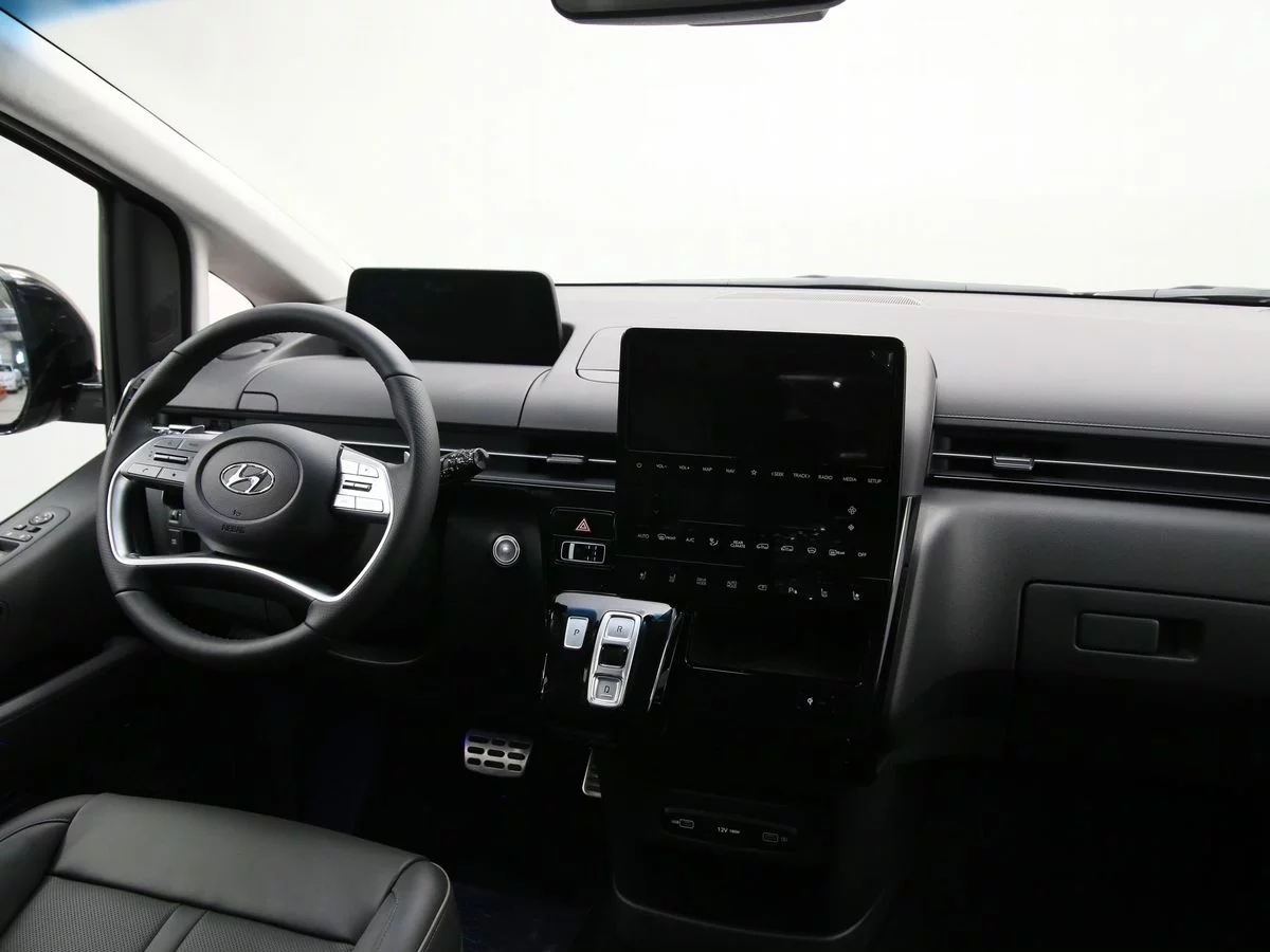 Новый Hyundai Staria 2023 2.2d AT (177 л.с.) 4WD Premium  - фото 14