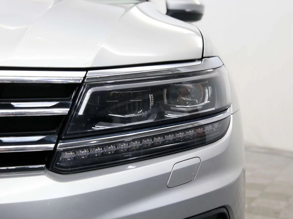 Volkswagen Tiguan 2019 1.4 AMT (150 л.с.) 4WD Exclusive c пробегом - фото 9