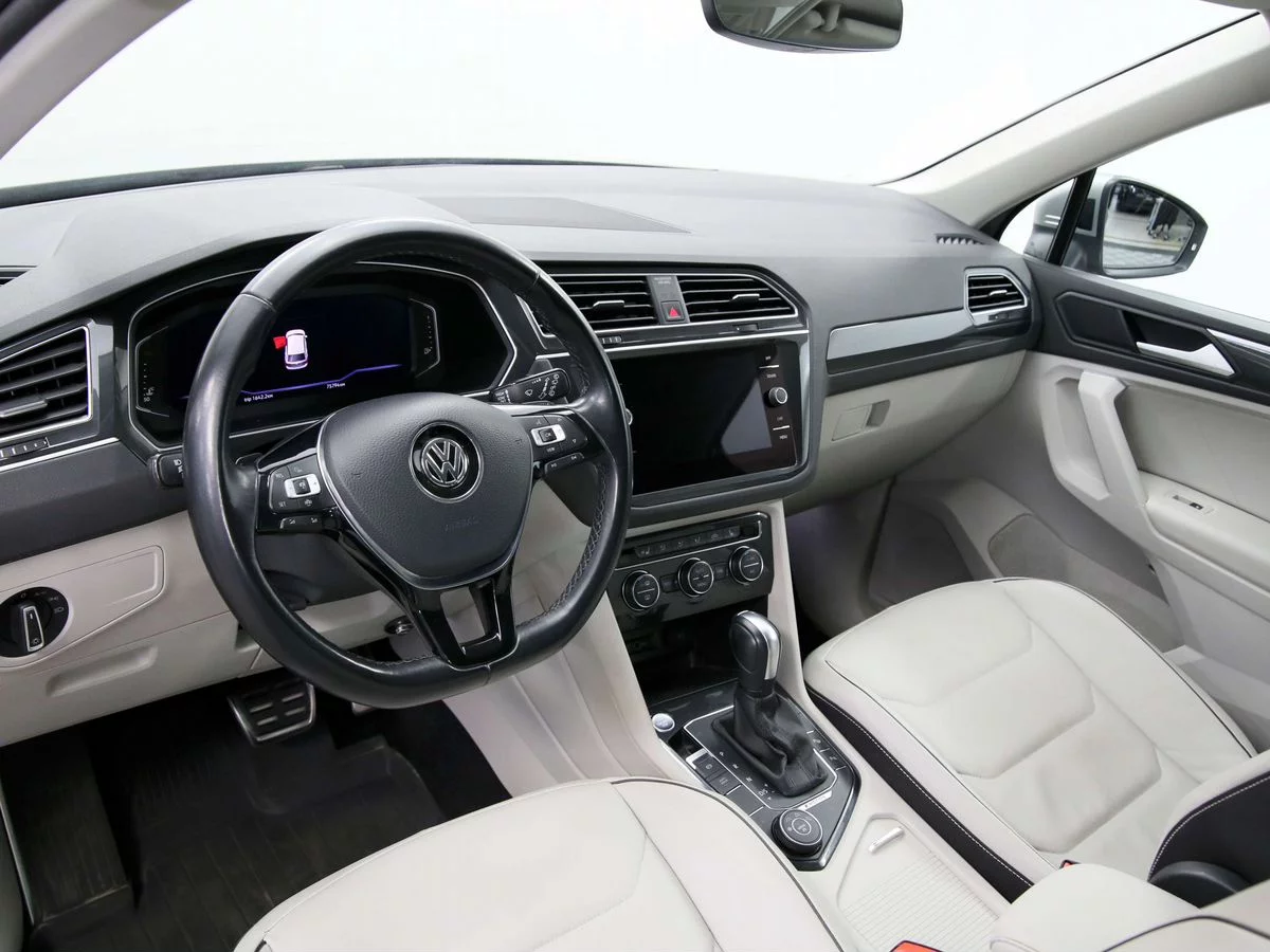 Volkswagen Tiguan 2019 1.4 AMT (150 л.с.) 4WD Exclusive c пробегом - фото 17